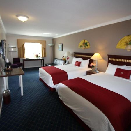 The Revelstoke Gateway Inn 외부 사진