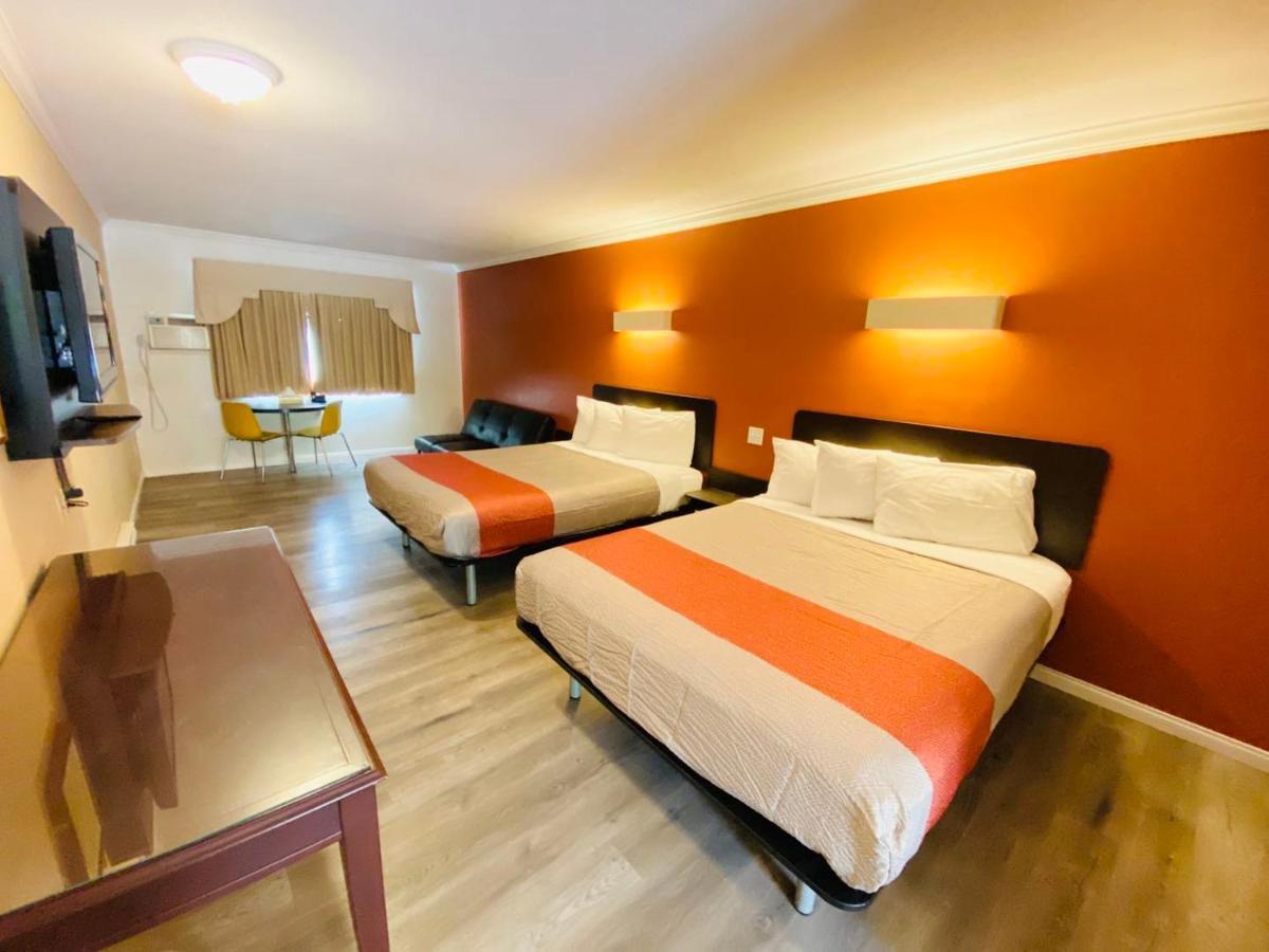 The Revelstoke Gateway Inn 외부 사진